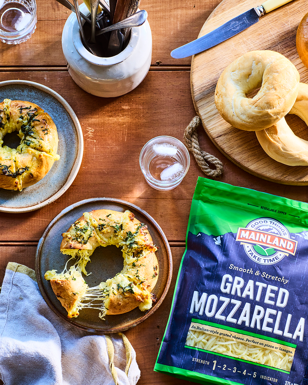 Mainland Garlic Bread Stuffed Bagels 